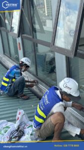 Chống thấm tường ngoài nhà văn phòng 55 Hồ Hảo Hớn Quận 1 Polyurea R