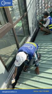 Chống thấm tường ngoài nhà văn phòng 55 Hồ Hảo Hớn Quận 1 Polyurea R