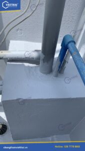 Chống thấm tường ngoài nhà ông Nguyễn Trung Hiếu Chợ Làng bằng Neoroof